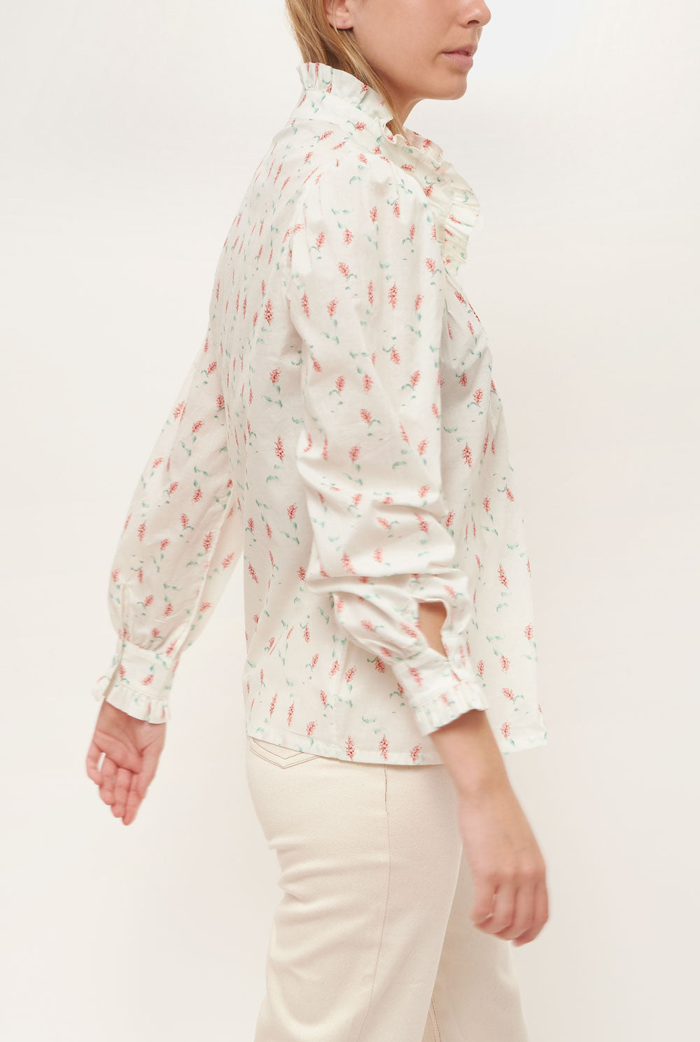 CAMISA VIOLET FLORES Y
RAMAS