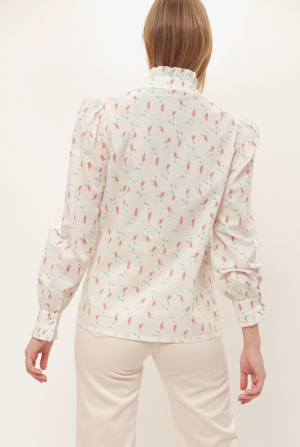 CAMISA VIOLET FLORES Y
RAMAS